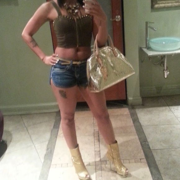 Cropped Push-up Top - Picture 4 of 4